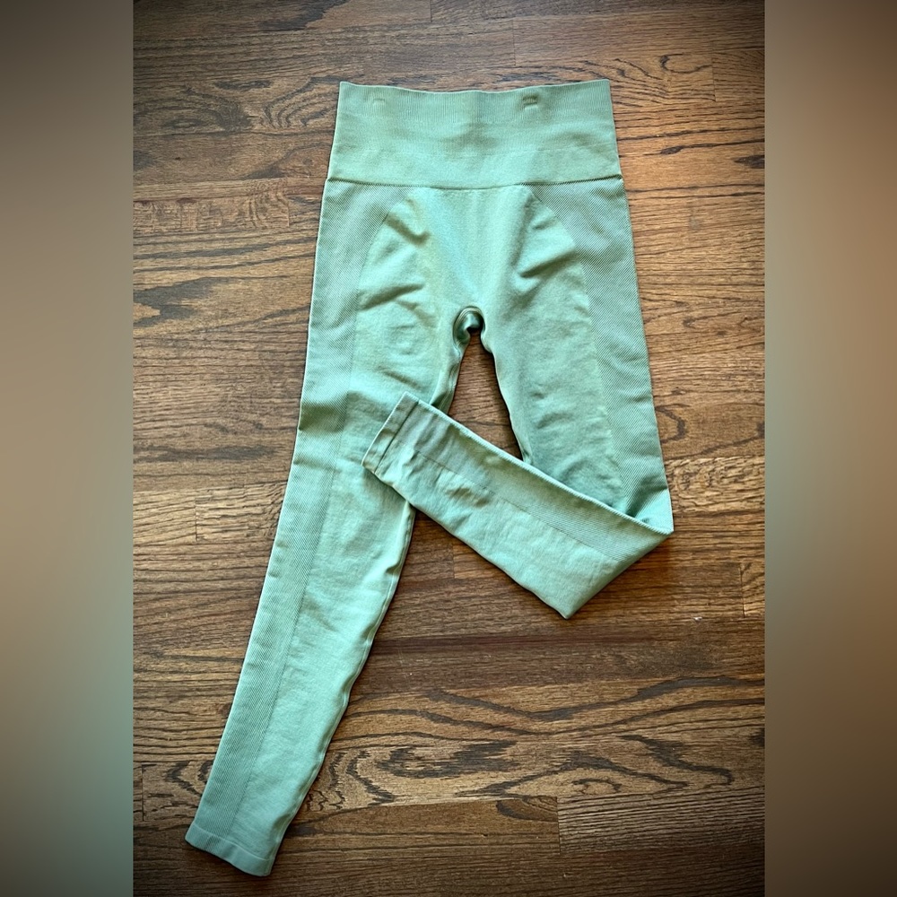 Spiritual Gangster high waisted intent legging